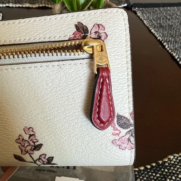 NWT Coach Ladybug and Flowers Wallet - Picture 5 of 5